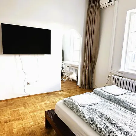 公寓 Art Dreams Chmielna 5 华沙